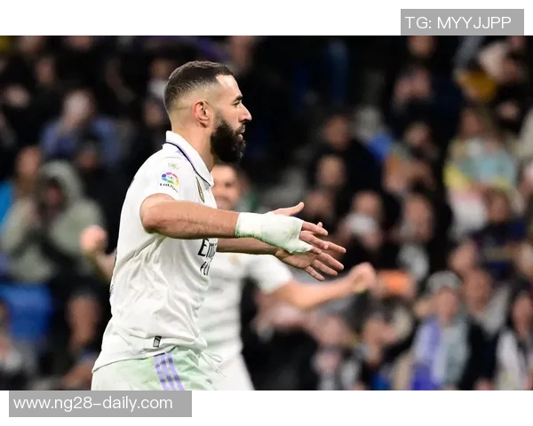 国王杯波尔图大胜里昂帽子戏法引发全场狂欢战术分析揭秘