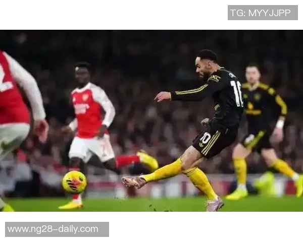 中超联赛曼联大胜阿森纳神奇扑救引发全场热议战术分析揭秘