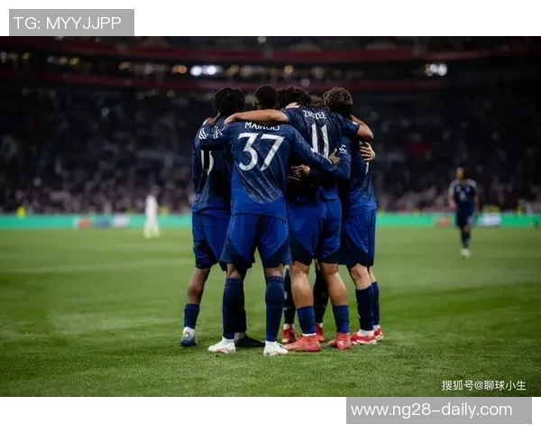 足总杯精彩对决拜仁4-0轻取里昂战术解析与精彩瞬间回顾 足总杯精彩对决拜仁4-0轻取里昂战术解析与精彩瞬间回顾